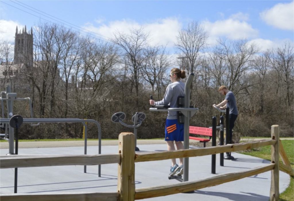 PlayCore, the leading company in play and recreation research, programming, and products, recently awarded its Fitness National Demonstration Site™ Award to a brand new outdoor fitness park, Warder Fit Stop, in Springfield, OH.