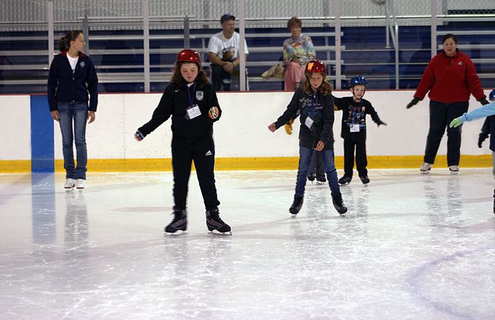 SESSION 1:
Mondays, June 1 - July 20
6:15 - 7pm OR
Saturdays, May 30 - August 1
9 - 9:45am
SESSION 2:
Mondays, August 3 - September 26
6:15 - 7pm OR
Saturdays, August 8 - September 21
9 - 9:45am
NTPRD Chiller Ice Rink
Deadline: Thursday Prior
Fee: $165