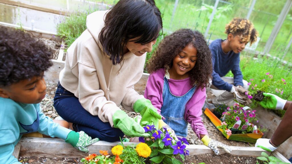Ages: 6 - 12 • 9am - 4pm
Thursday, June 18
Snyder Park Clubhouse
Deadline: June 11
Fee: $45